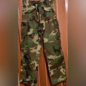 Camouflage Cargo Pants Size Small  Woodland side hem zippers adjustable waist